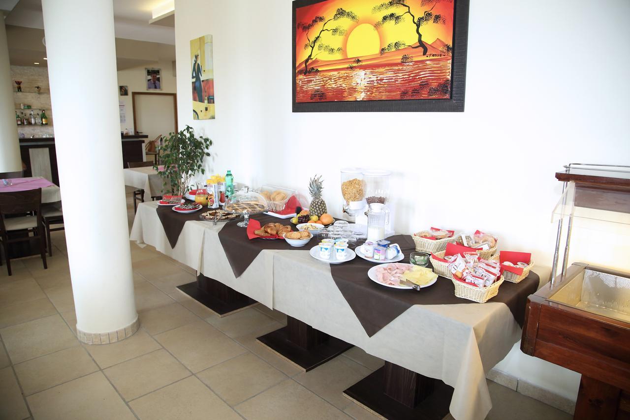 B&B Hotel Helios Уджано-ла-Кьеза Экстерьер фото